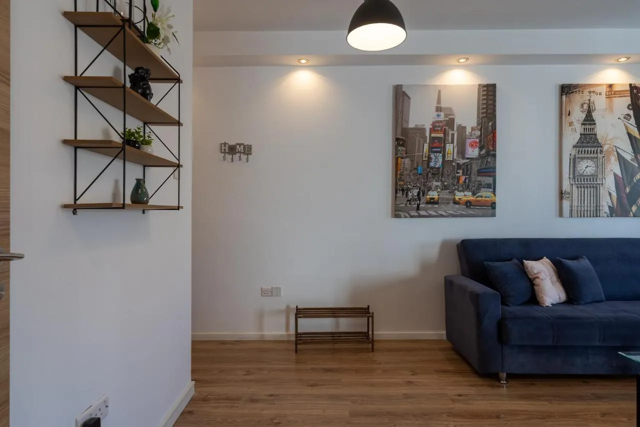 Terre 1-Br Apt In Larnaca + Balcony Apartment