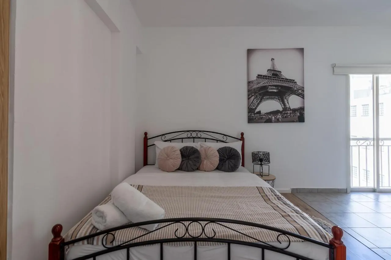 Terre 1-Br Apt In Larnaca + Balcony Apartment