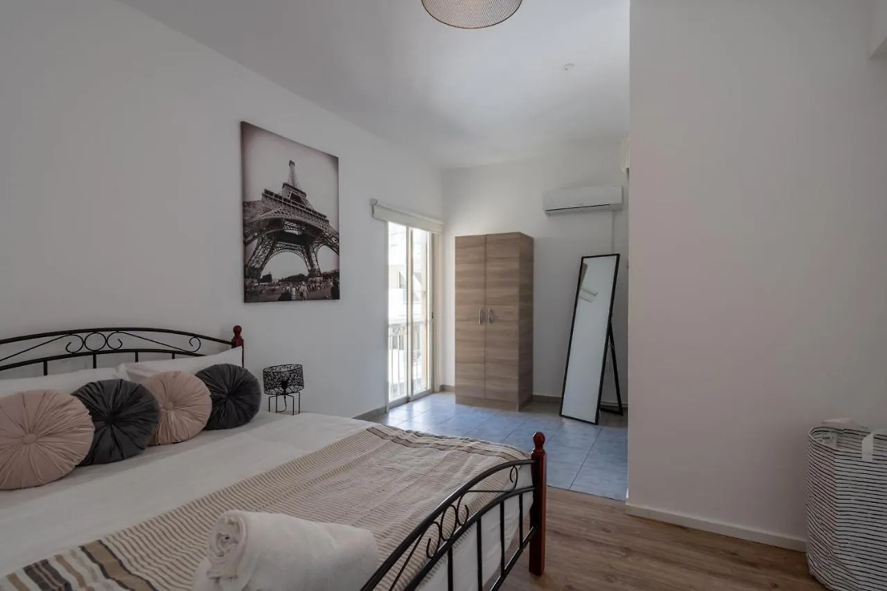 Terre 1-Br Apt In Larnaca + Balcony Apartment