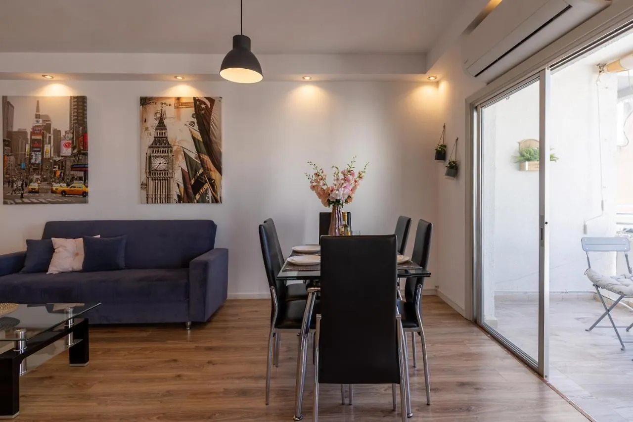 Terre 1-Br Apt In Larnaca + Balcony Apartment